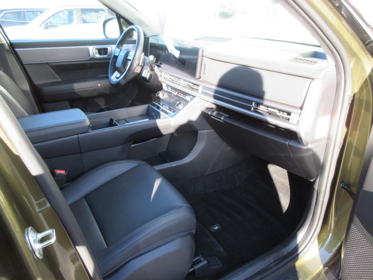 2025 Hyundai Santa Fe HEV Preferred w/Trend Package 4dr All-Wheel Drive Photo