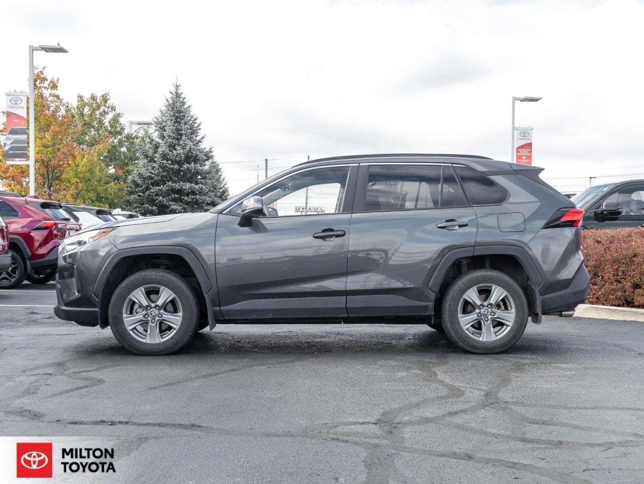 2023 Toyota RAV4 POWER SEAT SUNROOF HEATED STEERING CARPLAY ONE OWNER TCUV XLE Photo