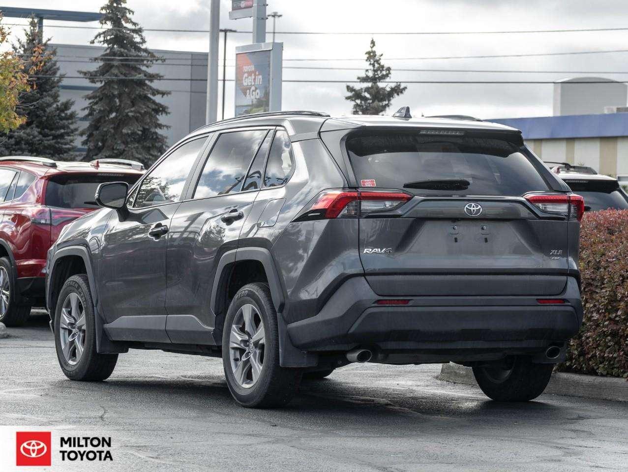 2023 Toyota RAV4 POWER SEAT SUNROOF HEATED STEERING CARPLAY ONE OWNER TCUV XLE Photo