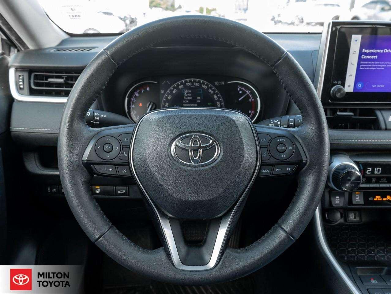 2023 Toyota RAV4 POWER SEAT SUNROOF HEATED STEERING CARPLAY ONE OWNER TCUV XLE Photo