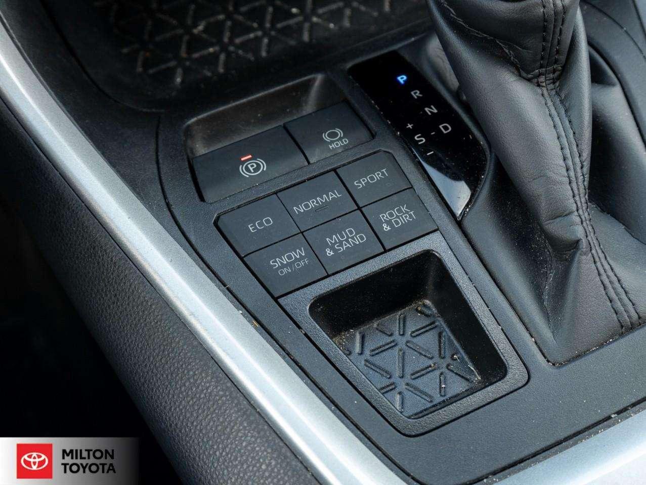 2023 Toyota RAV4 POWER SEAT SUNROOF HEATED STEERING CARPLAY ONE OWNER TCUV XLE Photo