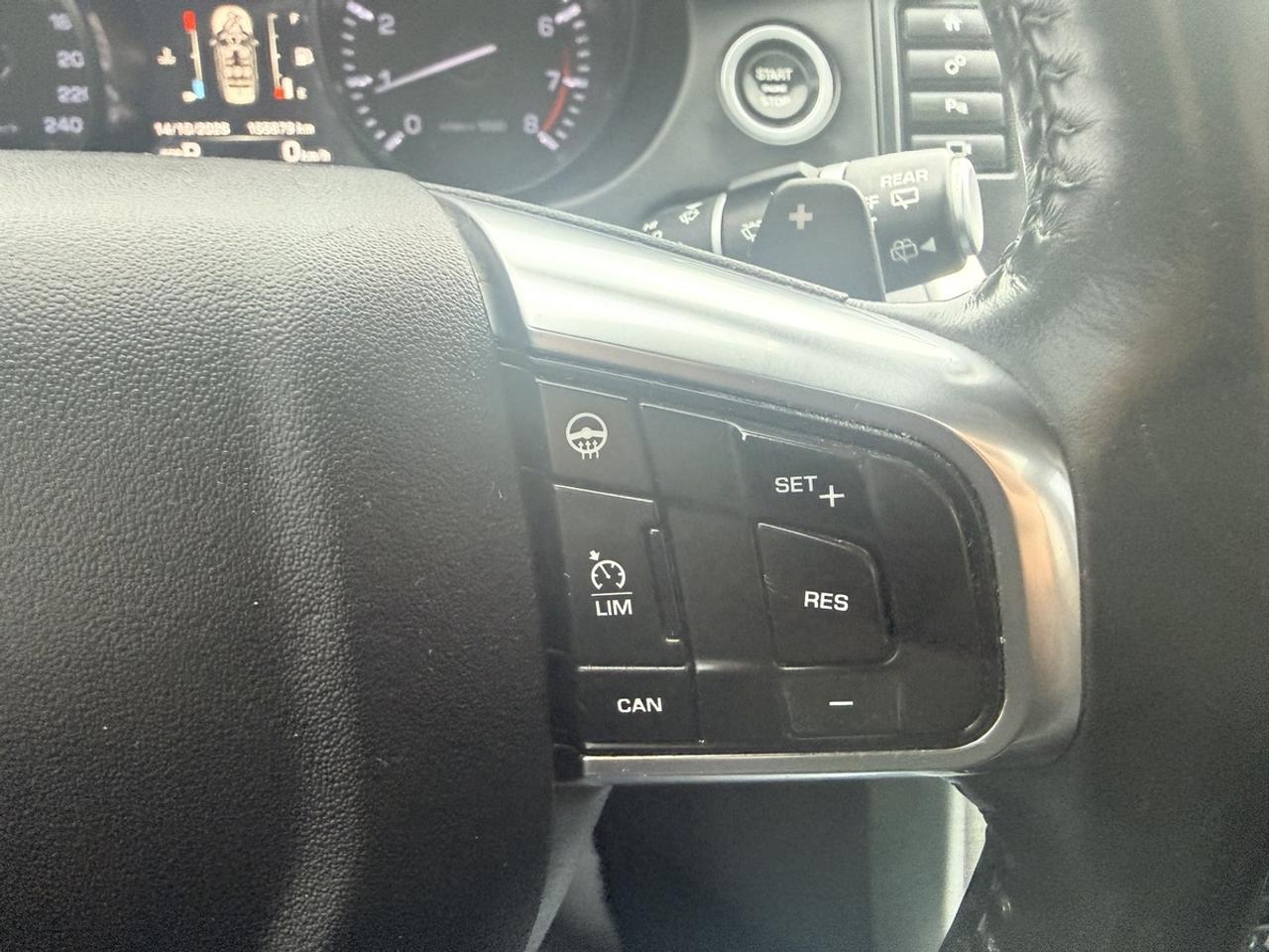 2015 Land Rover Discovery Sport HSE Si4 AWD - AUTOBIOGRAPHY - GLASS ROOF - R.CAMERA - SERVICE RECORDS! Photo