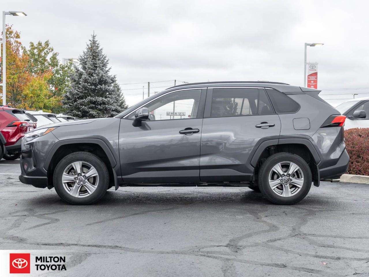2023 Toyota RAV4 POWER SEAT SUNROOF HEATED STEERING CARPLAY ONE OWNER NEW BRAKE PADS+ROTORS XLE Photo