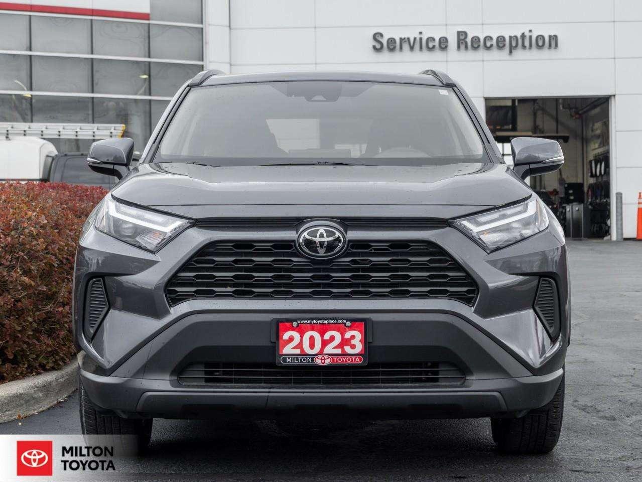 2023 Toyota RAV4 POWER SEAT SUNROOF HEATED STEERING CARPLAY ONE OWNER NEW BRAKE PADS+ROTORS XLE Photo