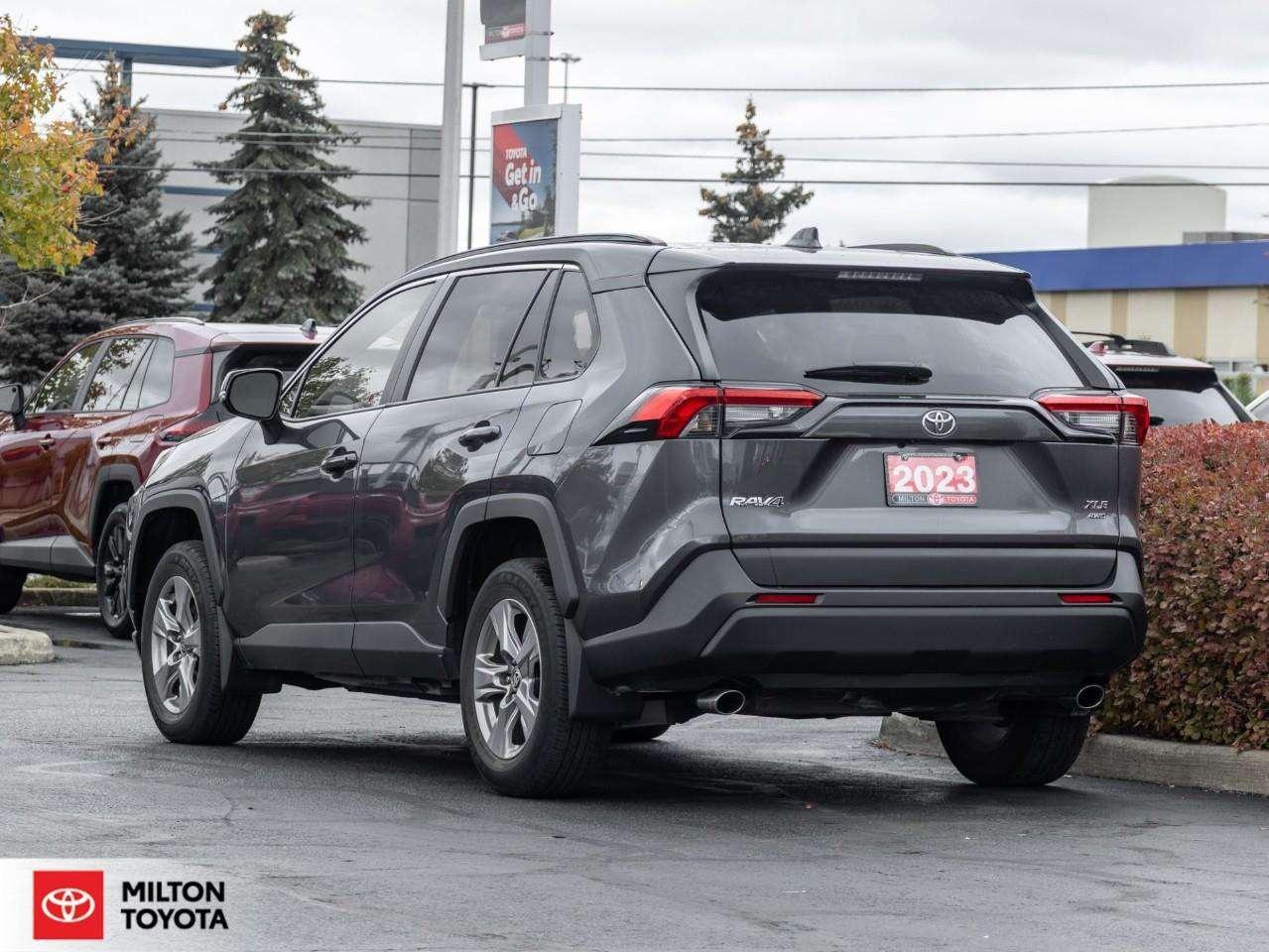 2023 Toyota RAV4 POWER SEAT SUNROOF HEATED STEERING CARPLAY ONE OWNER NEW BRAKE PADS+ROTORS XLE Photo