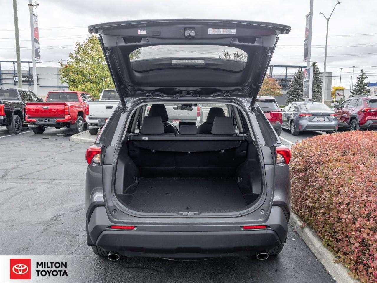 2023 Toyota RAV4 POWER SEAT SUNROOF HEATED STEERING CARPLAY ONE OWNER NEW BRAKE PADS+ROTORS XLE Photo