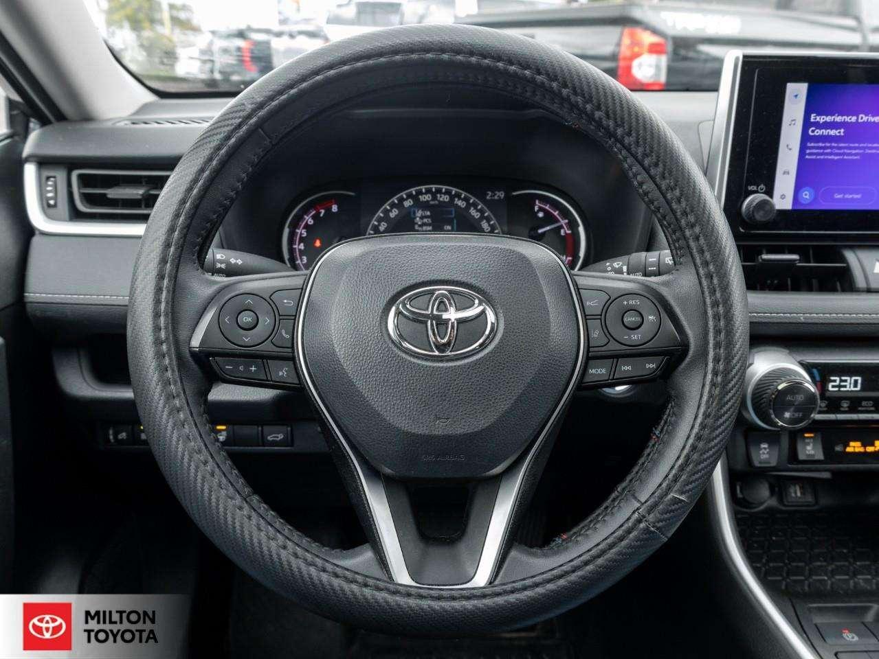 2023 Toyota RAV4 POWER SEAT SUNROOF HEATED STEERING CARPLAY ONE OWNER NEW BRAKE PADS+ROTORS XLE Photo