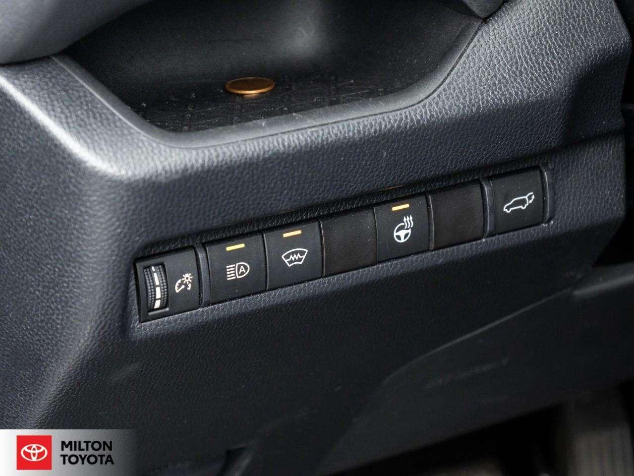 2023 Toyota RAV4 POWER SEAT SUNROOF HEATED STEERING CARPLAY ONE OWNER NEW BRAKE PADS+ROTORS XLE Photo