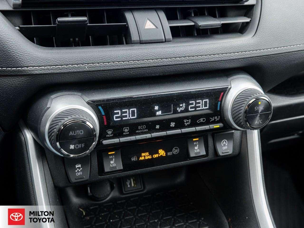 2023 Toyota RAV4 POWER SEAT SUNROOF HEATED STEERING CARPLAY ONE OWNER NEW BRAKE PADS+ROTORS XLE Photo