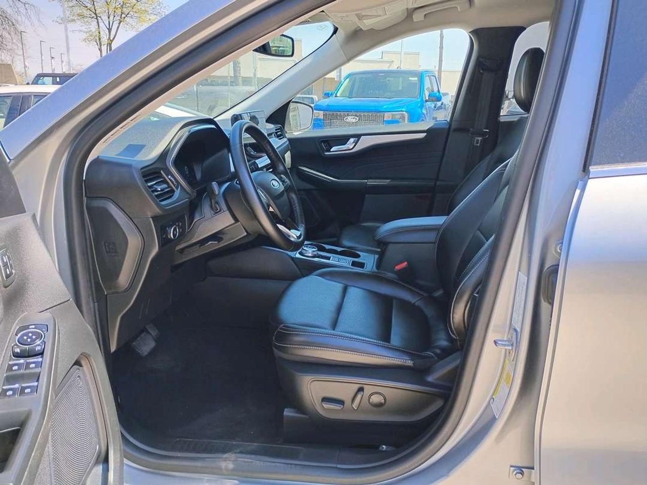 2023 Ford Escape Platinum Photo