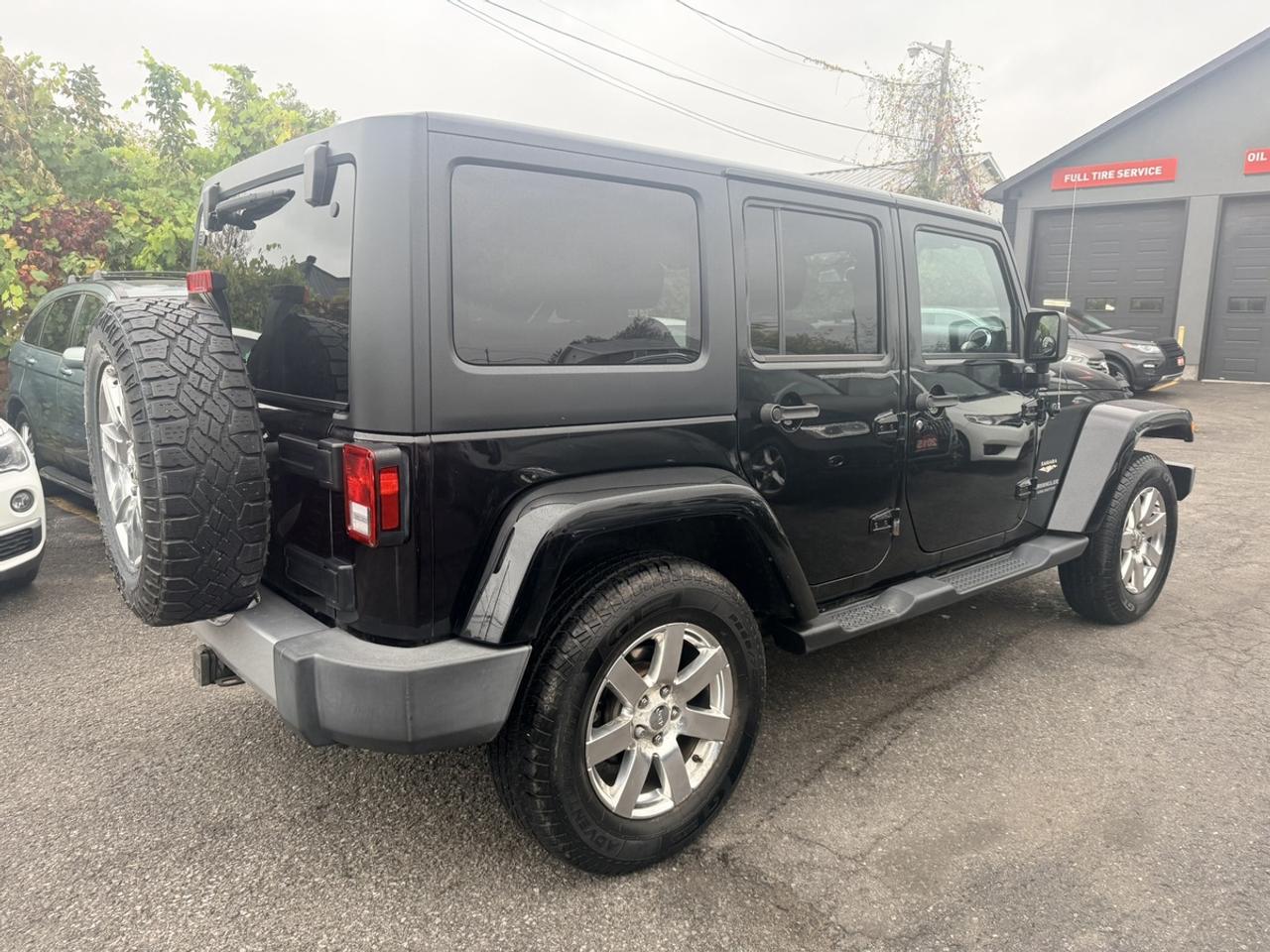 2015 Jeep WRANGLER UNLIMITED SAHARA 4X4 - AUTO - R.CAMERA - HARD TOP! Photo4