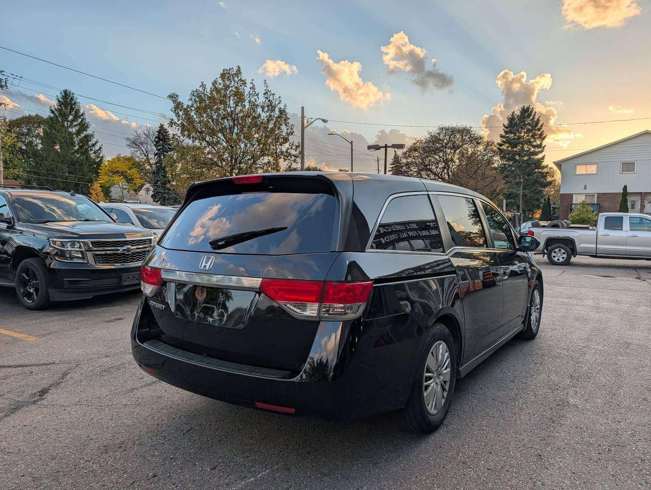 2015 Honda Odyssey LX Photo