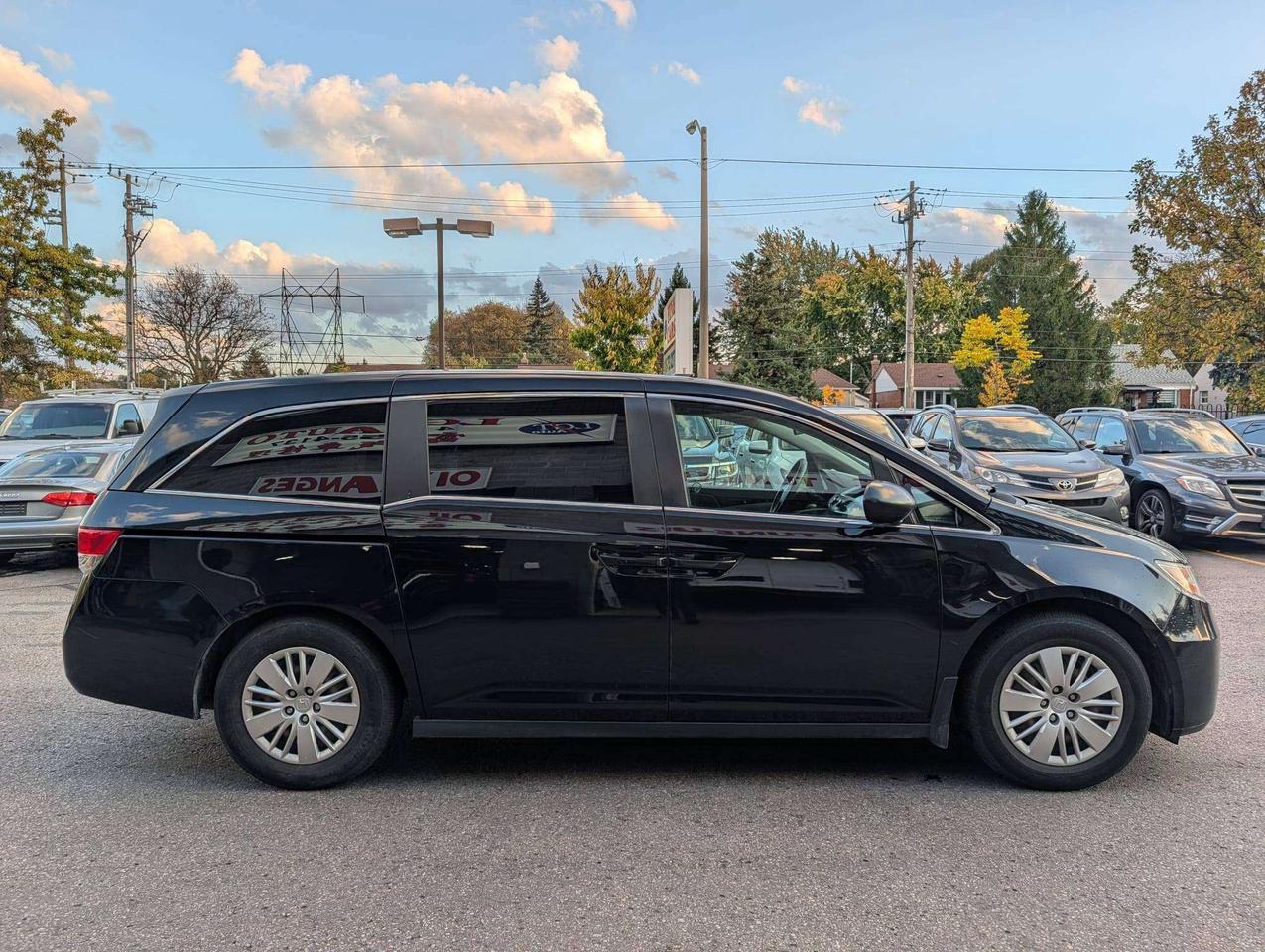 2015 Honda Odyssey LX Photo