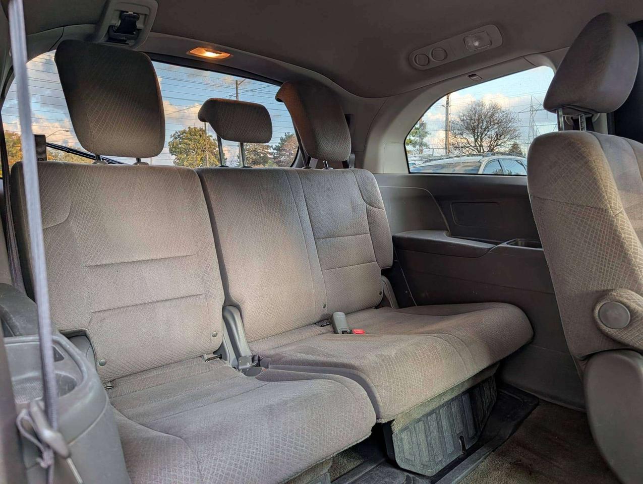 2015 Honda Odyssey LX Photo