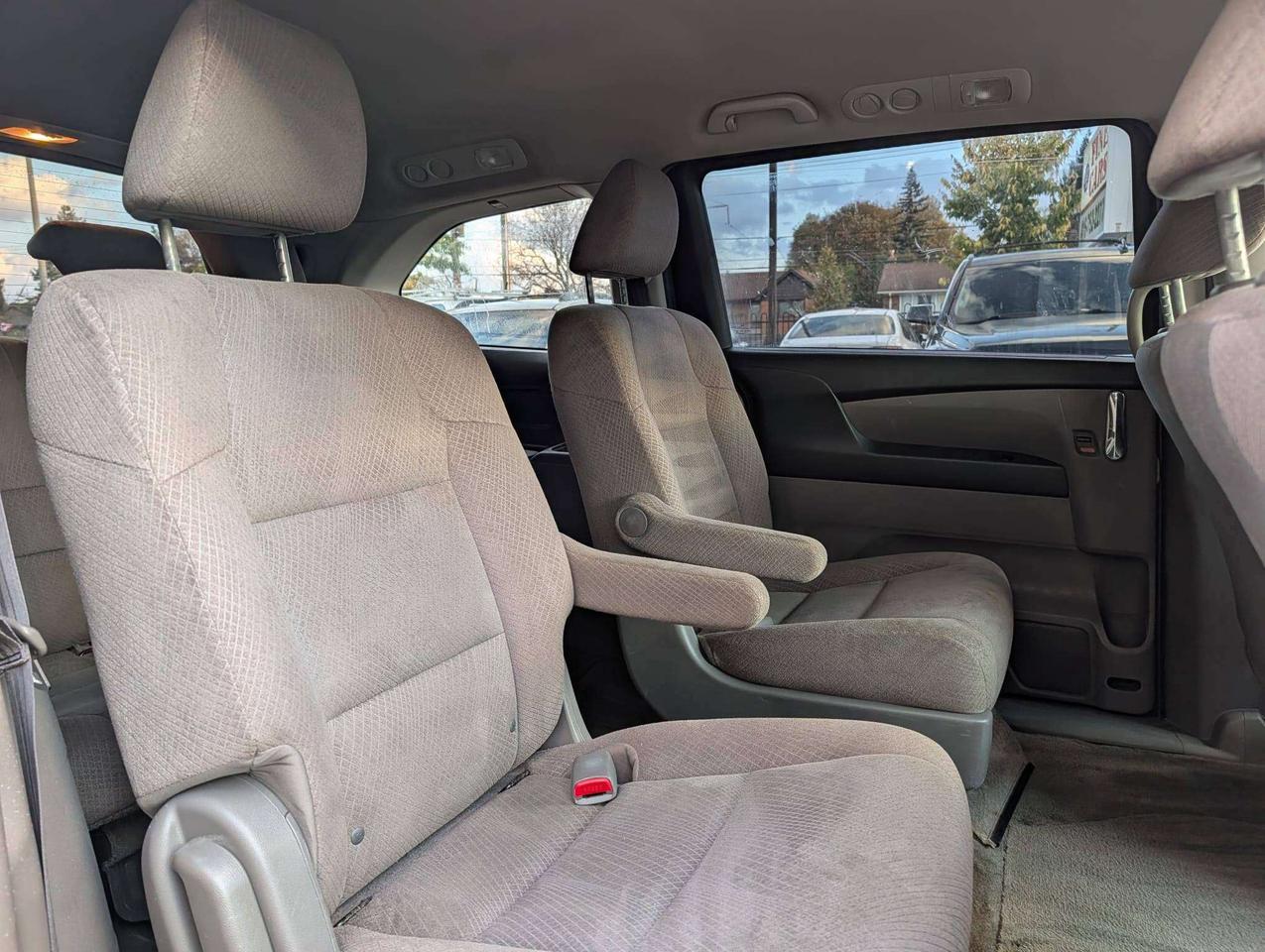 2015 Honda Odyssey LX Photo