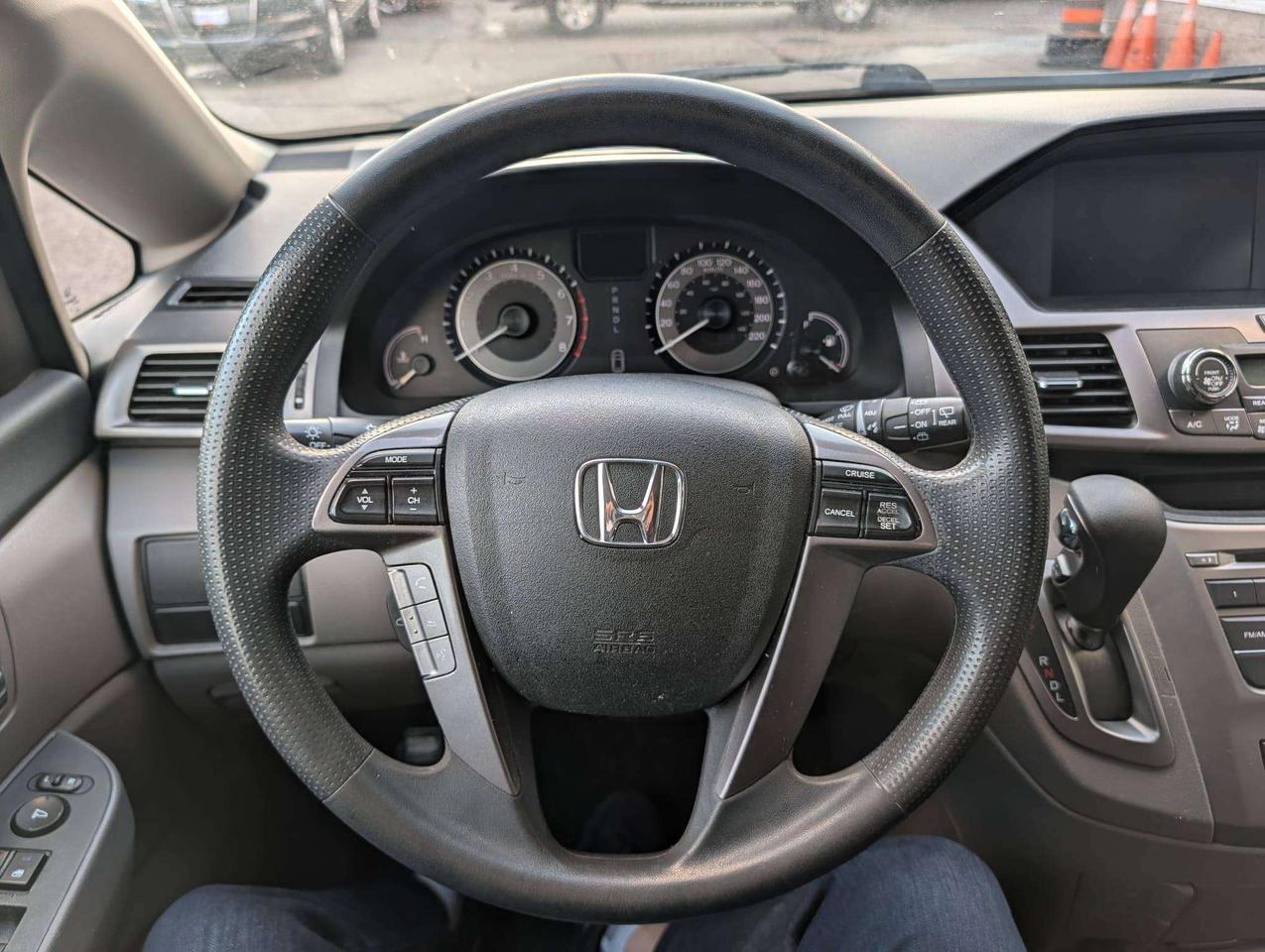 2015 Honda Odyssey LX Photo