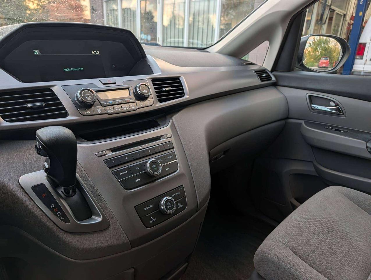 2015 Honda Odyssey LX Photo
