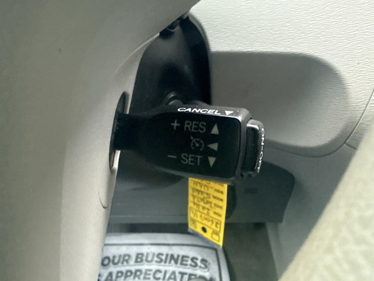 2014 Toyota Sienna LE - 8 PASSENGER - R.CAMERA - POWER SLIDING DOORS - BRAND NEW TIRES & BRAKES - LOTS OF NEW MAINTENANCE! Photo