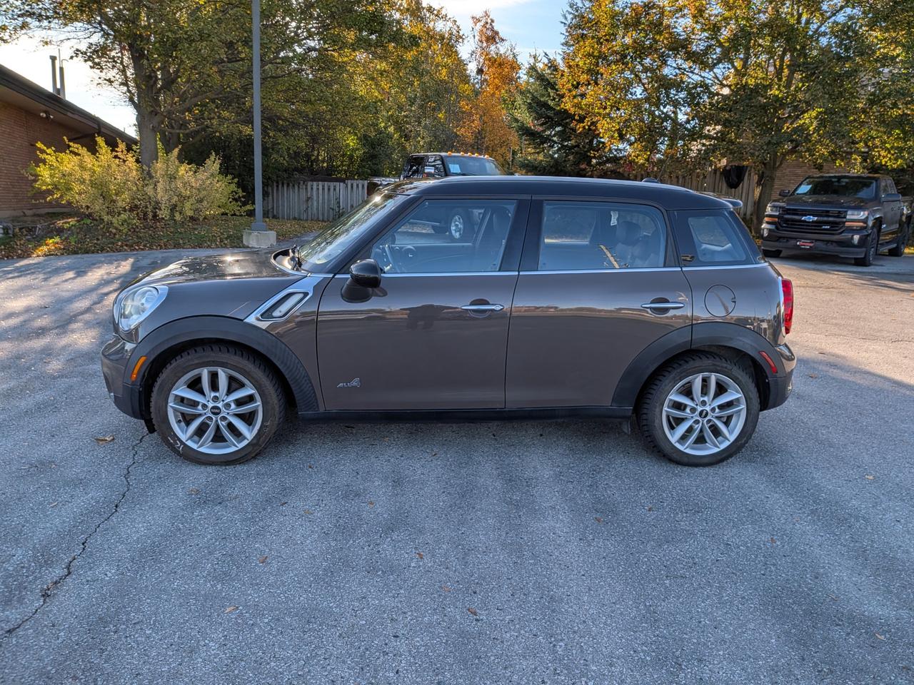 2014 MINI Countryman Cooper S 4dr ALL4 Sport Utility Photo5
