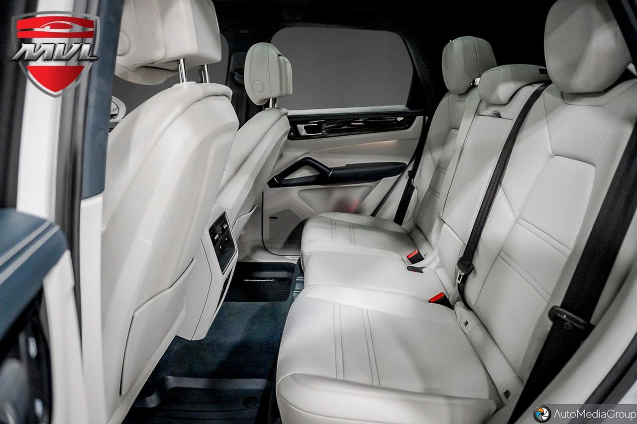 2023 Porsche Cayenne Base 4dr All-wheel Drive Photo
