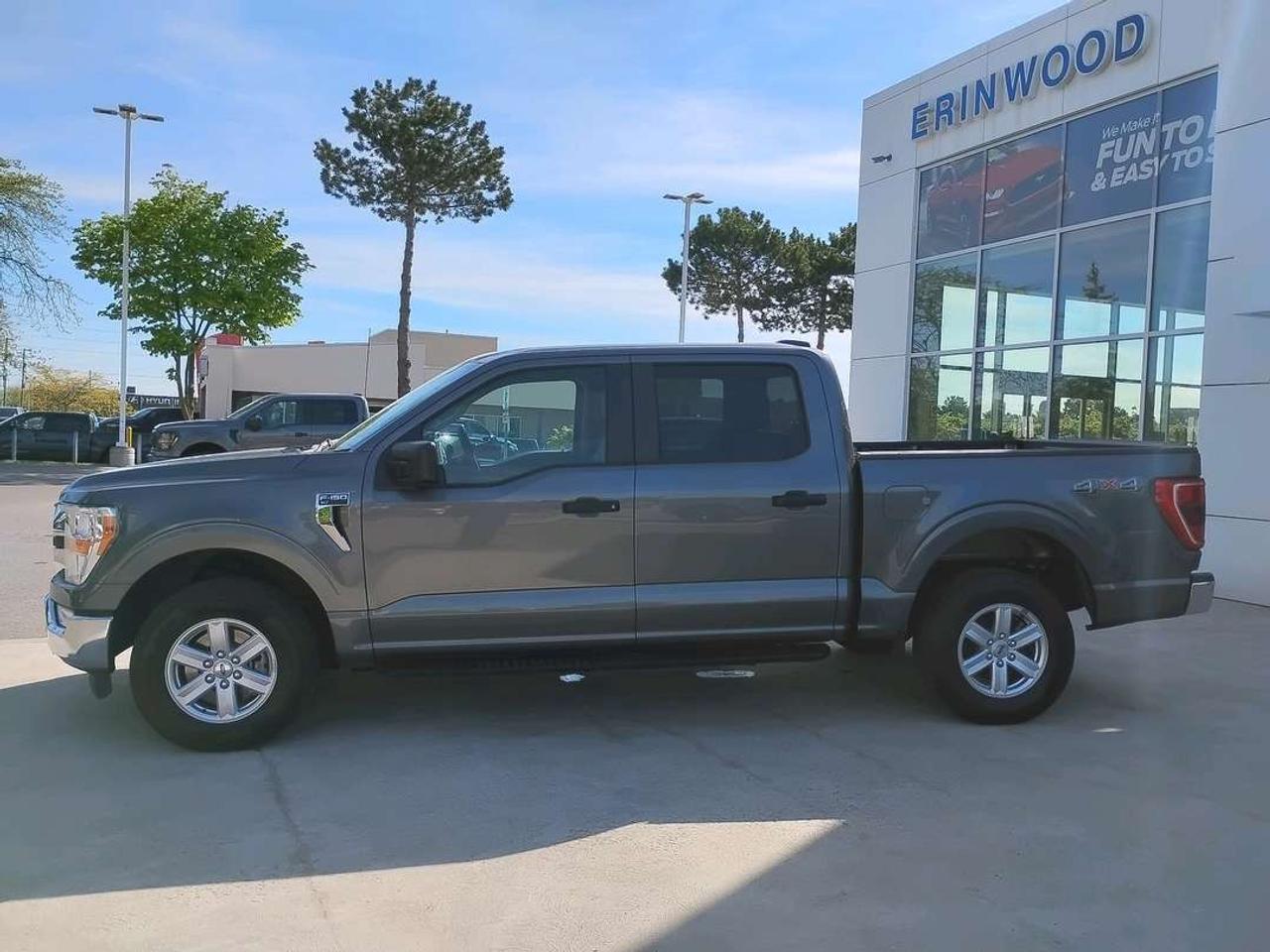 2022 Ford F-150 XLT Photo2