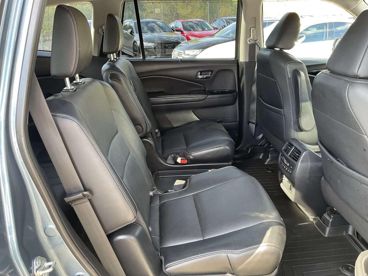 2018 Honda Pilot Touring 4WD - LTHR! NAV! BACK-UP CAM! BSM! DVD! DUAL ROOF! Photo