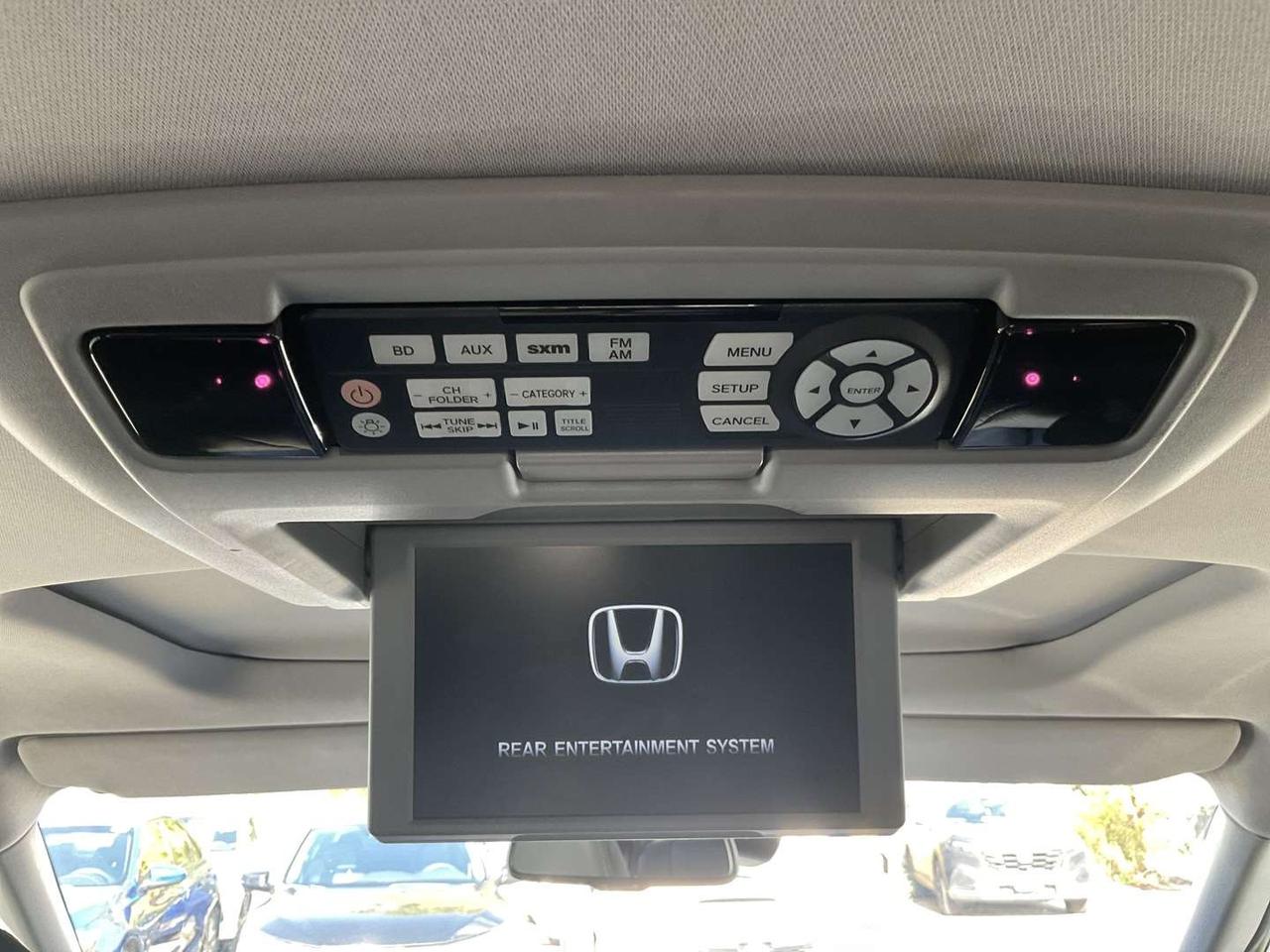 2018 Honda Pilot Touring 4WD - LTHR! NAV! BACK-UP CAM! BSM! DVD! DUAL ROOF! Photo