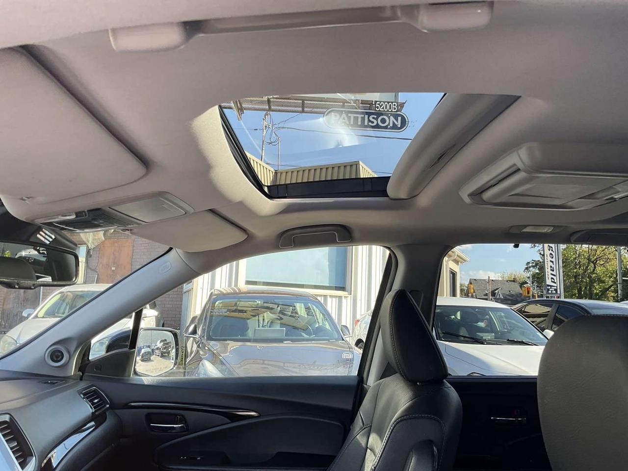 2018 Honda Pilot Touring 4WD - LTHR! NAV! BACK-UP CAM! BSM! DVD! DUAL ROOF! Photo