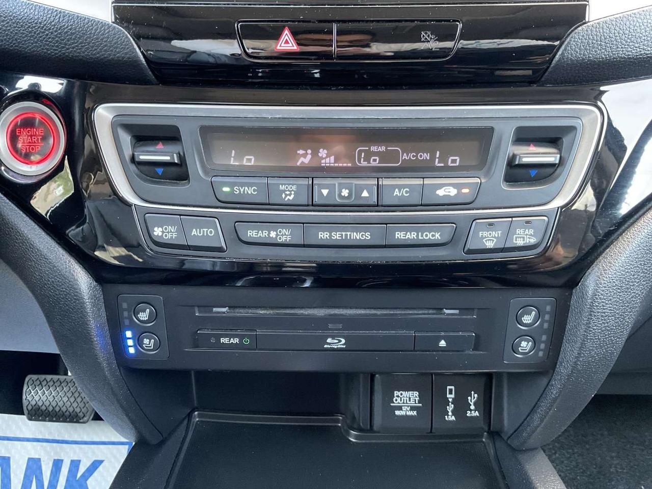 2018 Honda Pilot Touring 4WD - LTHR! NAV! BACK-UP CAM! BSM! DVD! DUAL ROOF! Photo