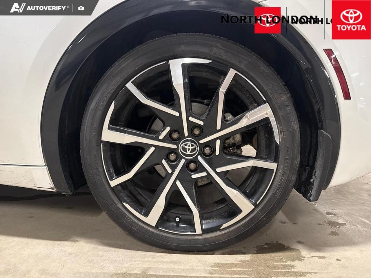 2025 Toyota Prius Plug-In Hybrid  Photo