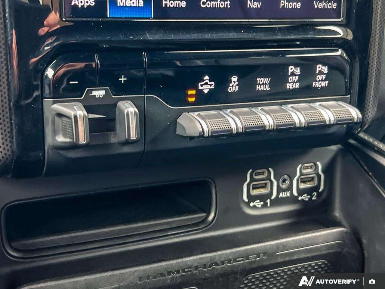 2022 RAM 1500 Limited   5.7L HEMI V8   COOLD PWR SEATS   PREM SOUND SYST Photo