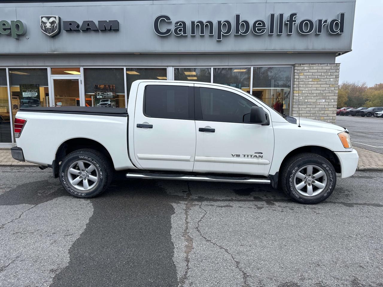 2012 Nissan Titan SV Photo3