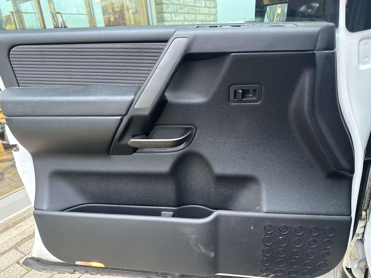 2012 Nissan Titan SV Photo