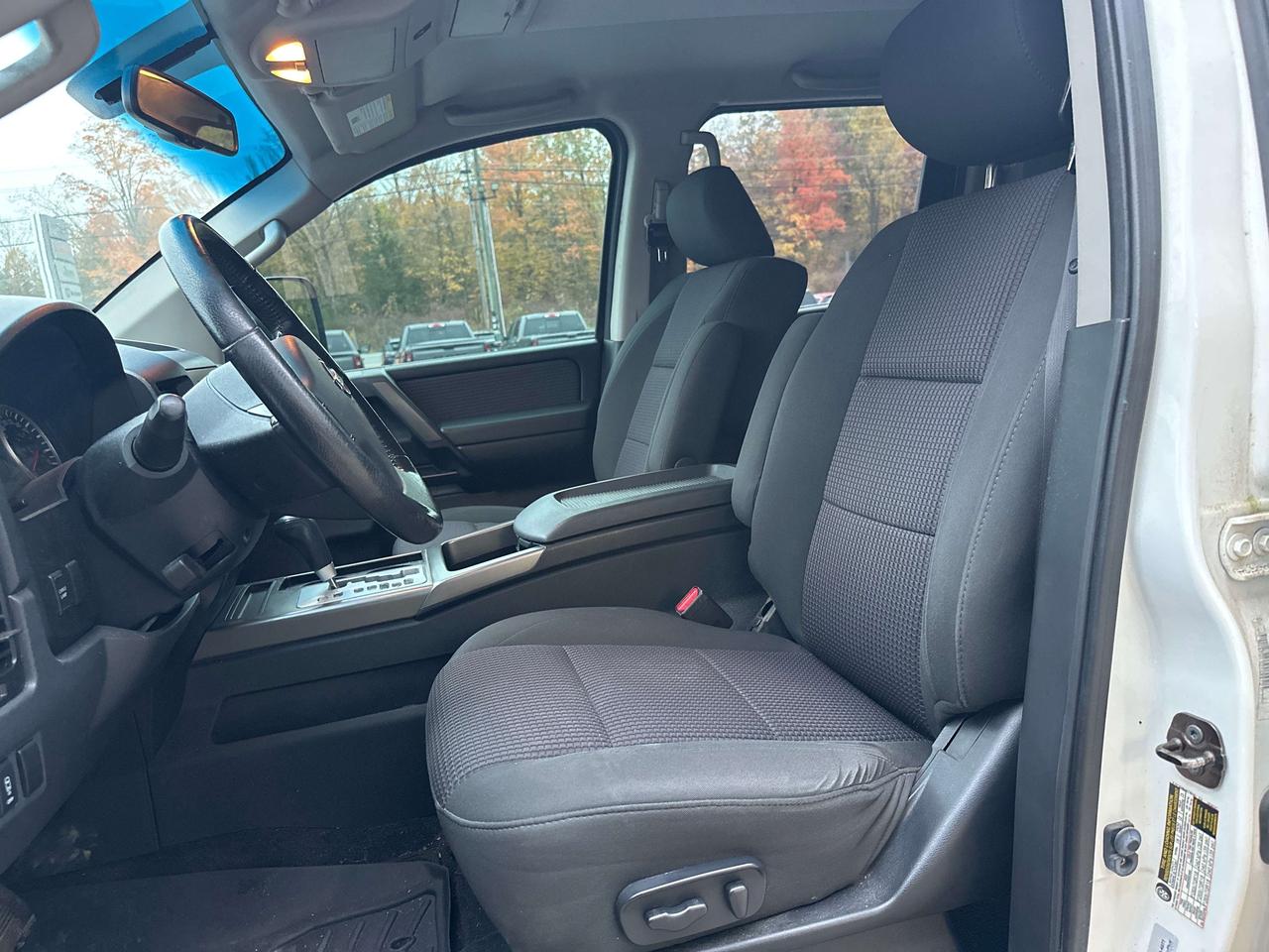 2012 Nissan Titan SV Photo