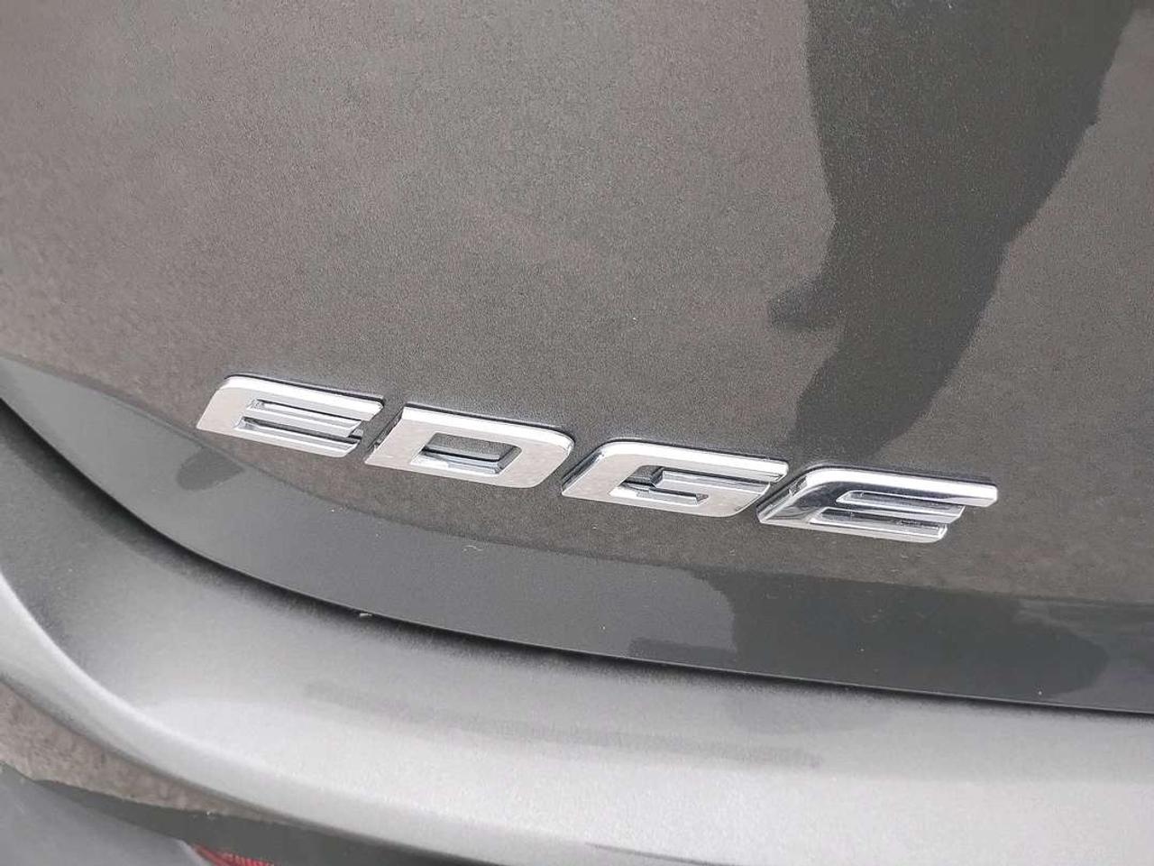 2017 Ford Edge Titanium Photo