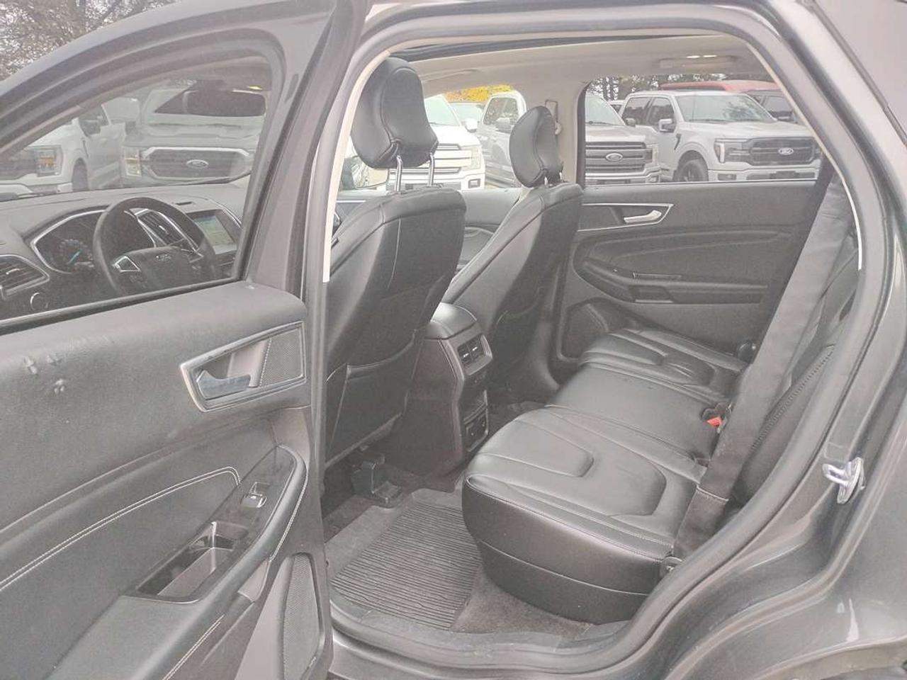 2017 Ford Edge Titanium Photo