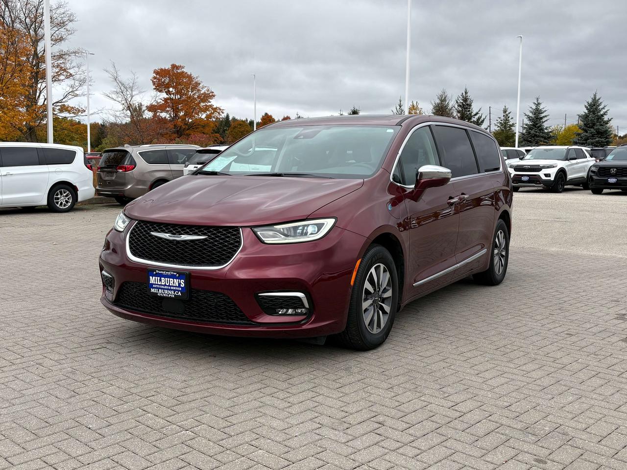 2022 Chrysler Pacifica Limited   Nav  Pano Roof  Heated/Cooled Seats  DVD Photo