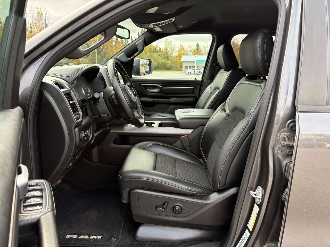 2019 RAM 1500 Sport - htd seat/wheel Photo1