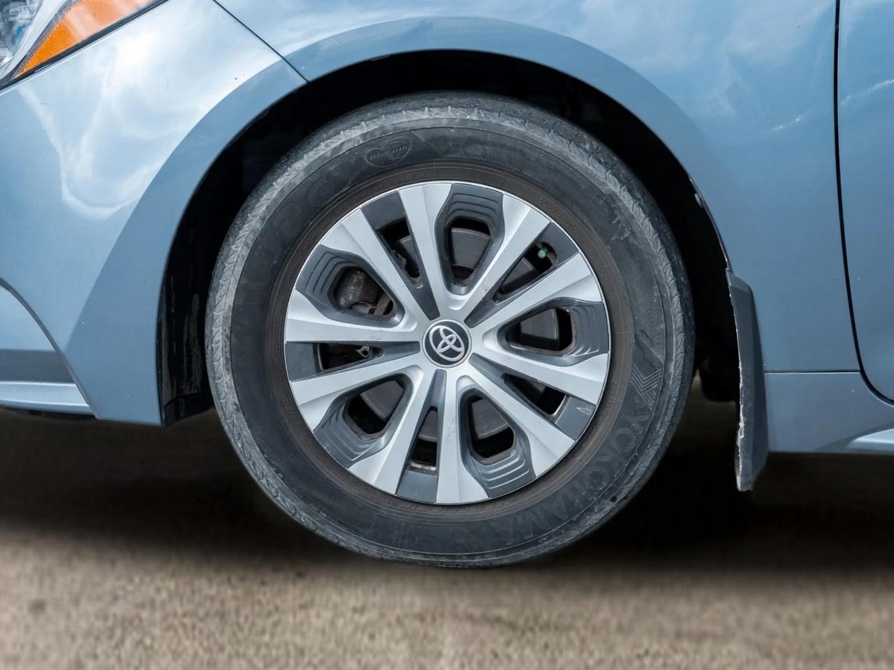 2024 Toyota Corolla Hybrid LE CVT Photo3
