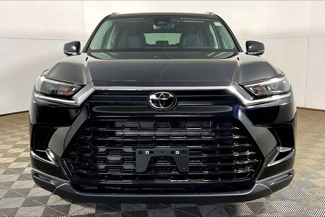 2025 Toyota Grand Highlander Hybrid XLE AWD Photo2