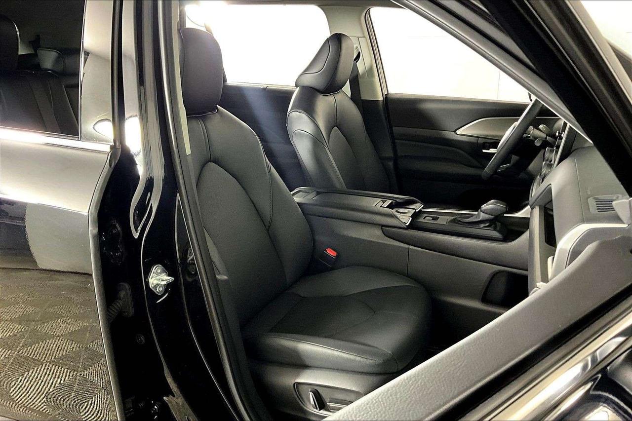 2025 Toyota Grand Highlander Hybrid XLE AWD Photo