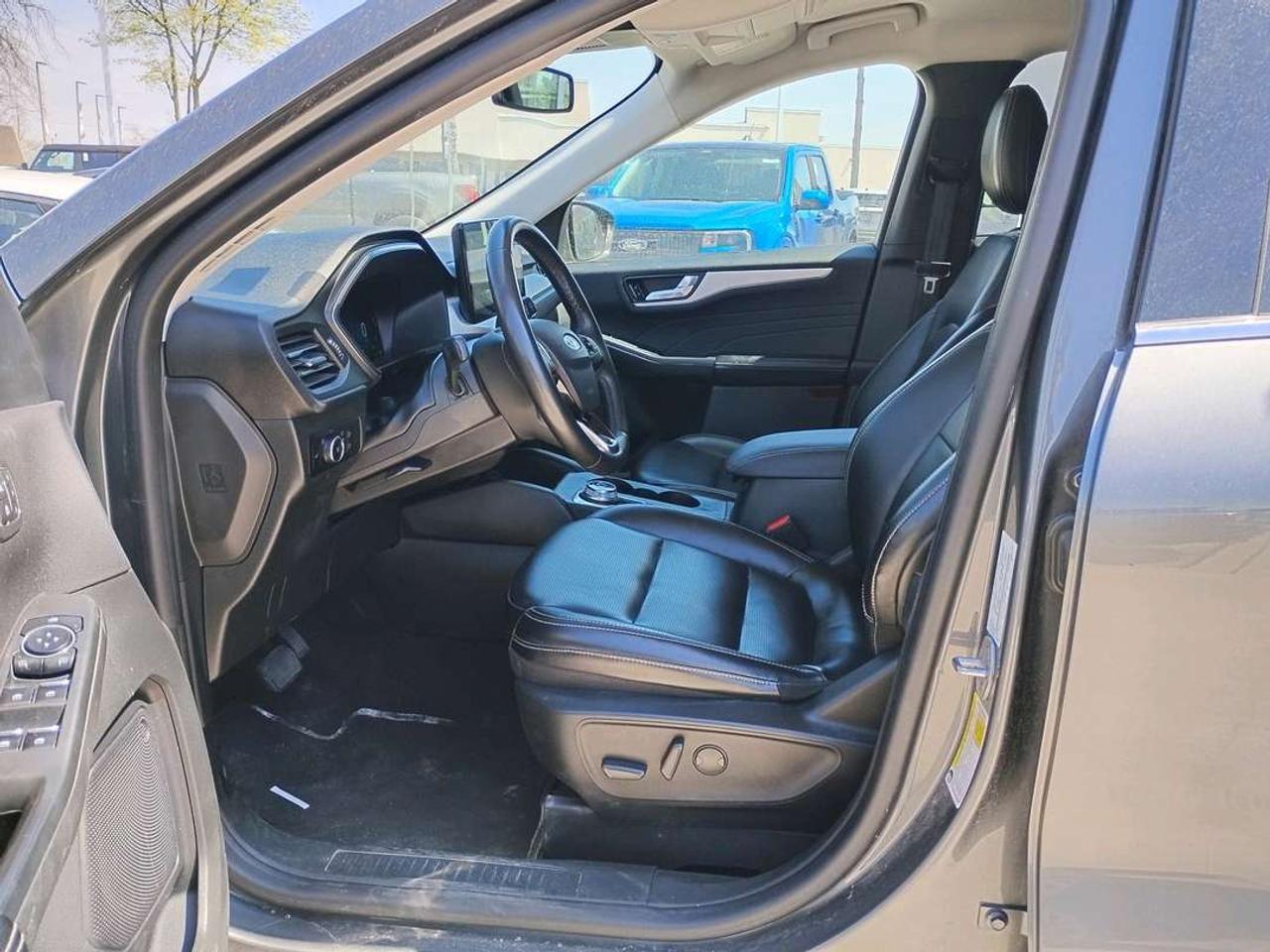 2023 Ford Escape Platinum Photo