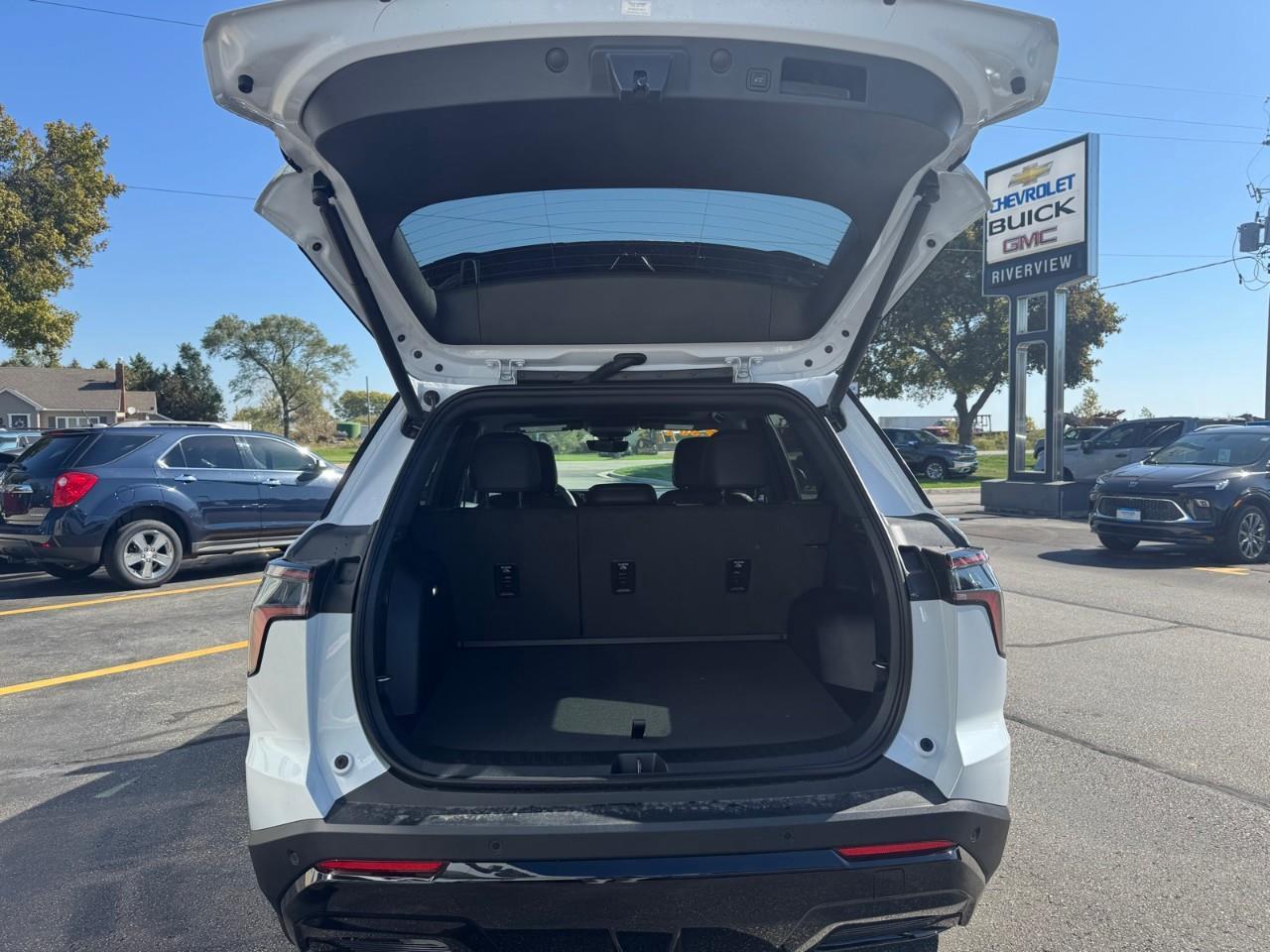 2027 Chevrolet Equinox RS 4dr All-Wheel Drive Photo
