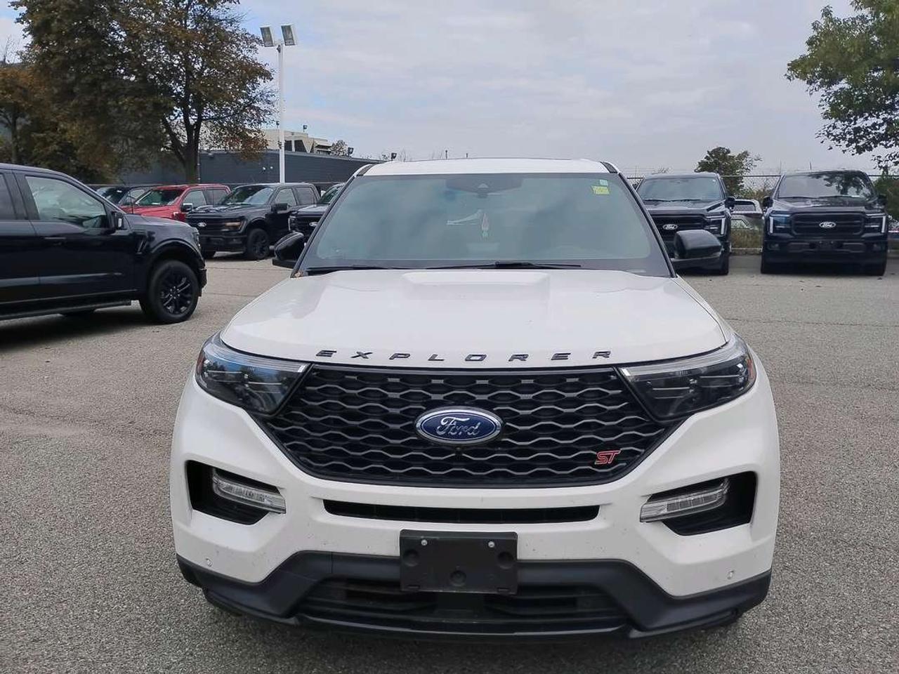 2022 Ford Explorer ST Photo5