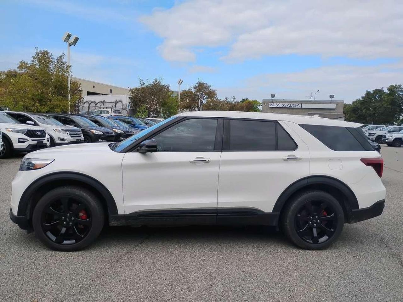 2022 Ford Explorer ST Photo