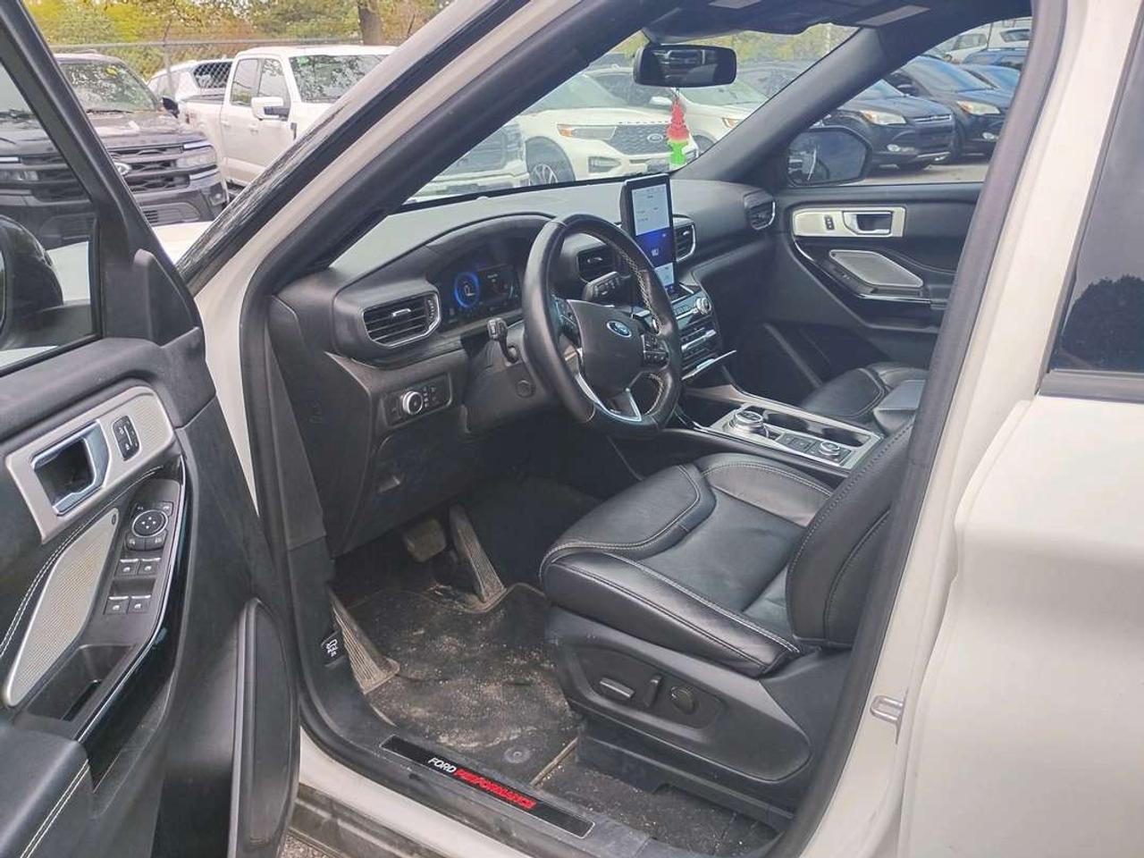 2022 Ford Explorer ST Photo