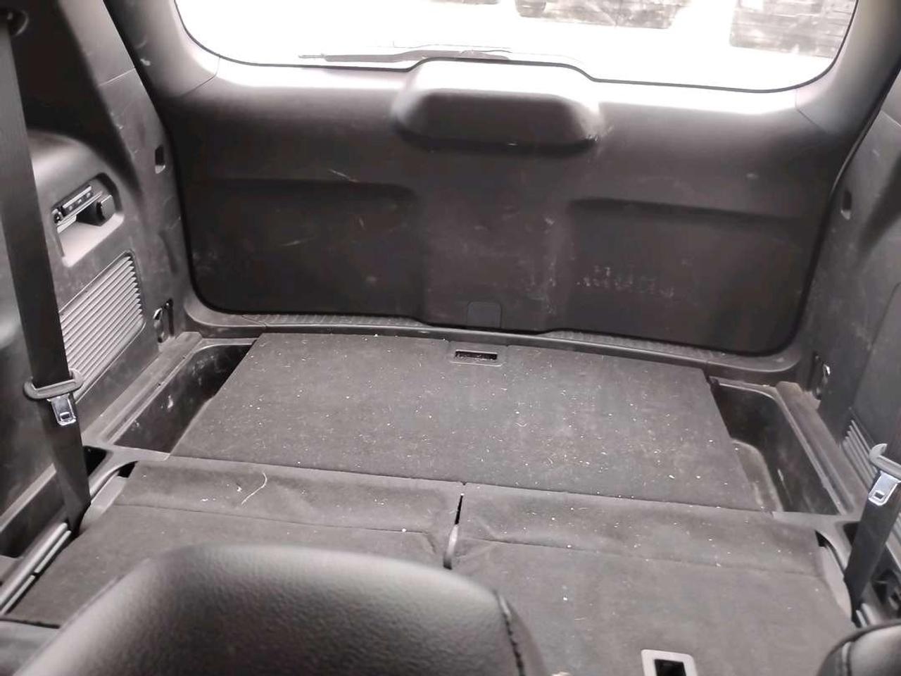 2022 Ford Explorer ST Photo