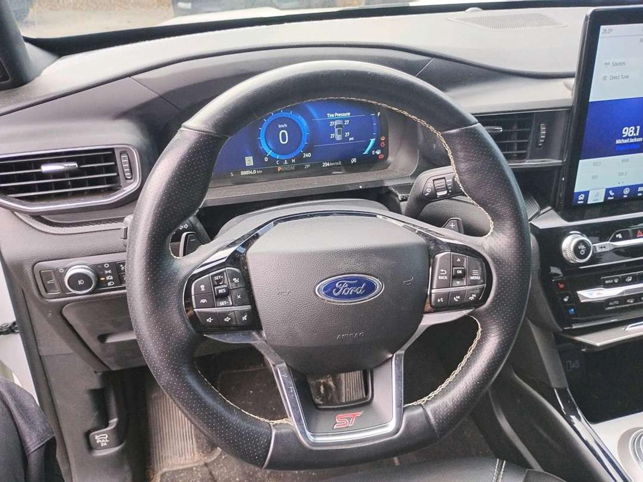 2022 Ford Explorer ST Photo