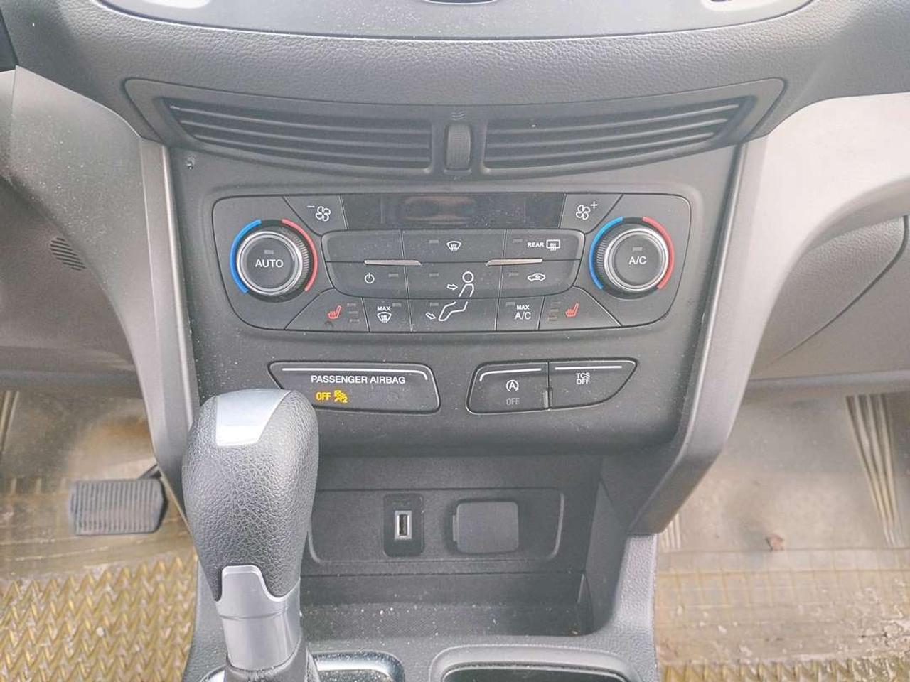 2017 Ford Escape SE Photo