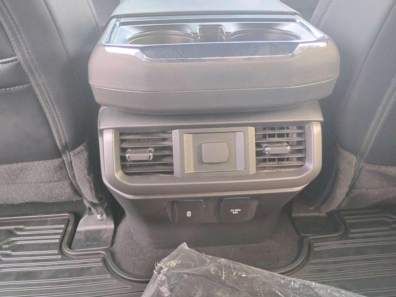 2026 Ford F-150 Lariat Photo